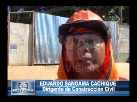 Obreros de construcción civil paralizan obra del hospital de Tarapoto Obreros de construcción civil paralizan obra del hospital de Tarapoto