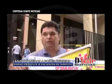Tarapotino lanza monedas a Poder Judicial en Piura Tarapotino lanza monedas a Poder Judicial en Piura