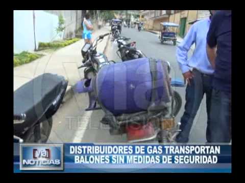 Distribuidores de gas transportan balones sin medidas de seguridad