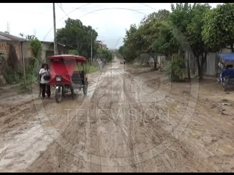 Aguas servidas inundan viviendas en la urbanización Los Jardines Aguas servidas inundan viviendas en la urbanización Los Jardines
