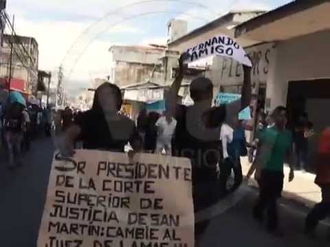 Pobladores de Lamas marcharon respaldando a Fernando del Castillo Pobladores de Lamas marcharon respaldando a Fernando del Castillo