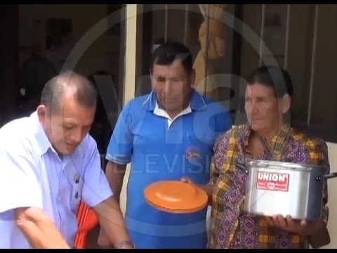 Defensa civil de Picota entrega donación a humilde mujer