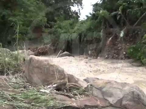 Rio Shilcayo ocasiona destrozos luego de intensa lluvia Rio Shilcayo ocasiona destrozos luego de intensa lluvia