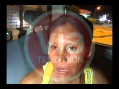 Mujer con alteraciones mentales agrede a joven en la calle Mujer con alteraciones mentales agrede a joven en la calle