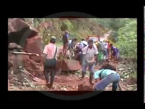Autoridades distritales ponen en riesgo a personal que trabaja en mantenimiento de carretera Autoridades distritales ponen en riesgo a personal que trabaja en mantenimiento de carretera
