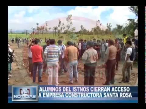 Alumnos del ISTNOS cierran acceso a empresa constructora Santa Rosa Alumnos del ISTNOS cierran acceso a empresa constructora Santa Rosa