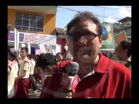 Alumnos de I.E Aplicación concientizan para no arrojar basura a la calle Alumnos de I.E Aplicación concientizan para no arrojar basura a la calle