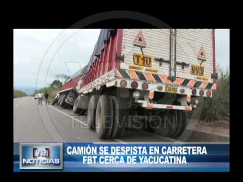 Camión se despista en carretera FBT cerca de Yacucatina Camión se despista en carretera FBT cerca de Yacucatina