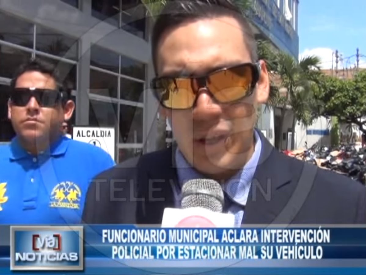Funcionario municipal aclara intervención policial por estacionar mal su vehículo Funcionario municipal aclara intervención policial por estacionar mal su vehículo