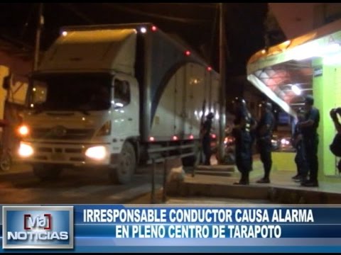 Irresponsable conductor causa alarma en pleno centro de Tarapoto Irresponsable conductor causa alarma en pleno centro de Tarapoto