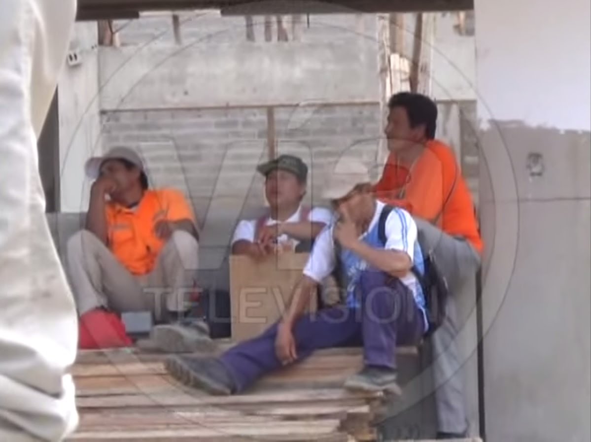 Obreros de la construcción del colegio Tarapoto realizan paro