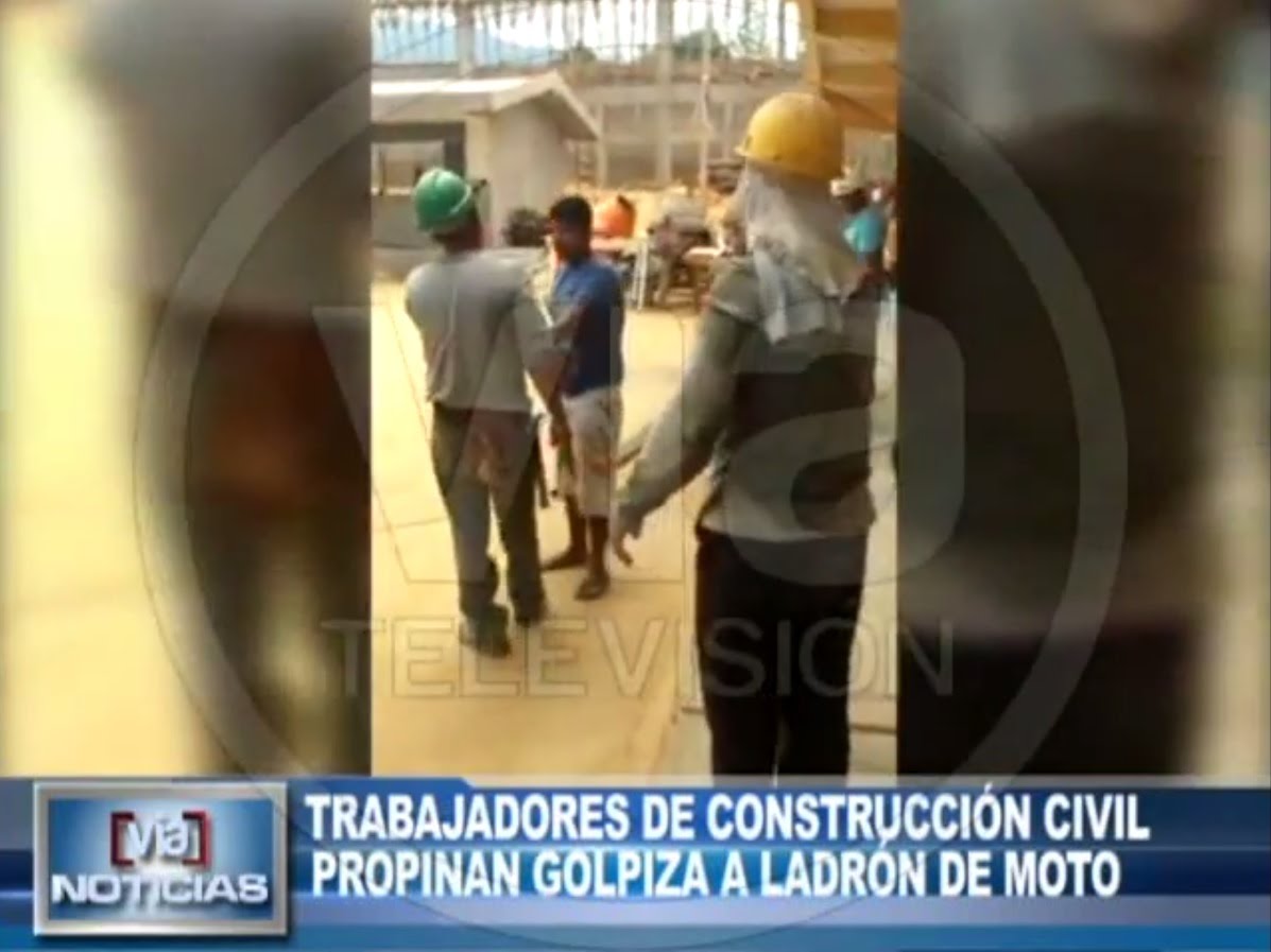 Trabajadores de construcción civil propinan golpiza a ladrón de moto