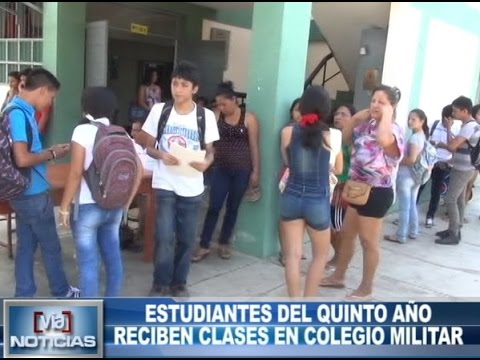 Estudiantes del quinto año reciben clases en el colegio militar Estudiantes del quinto año reciben clases en el colegio militar