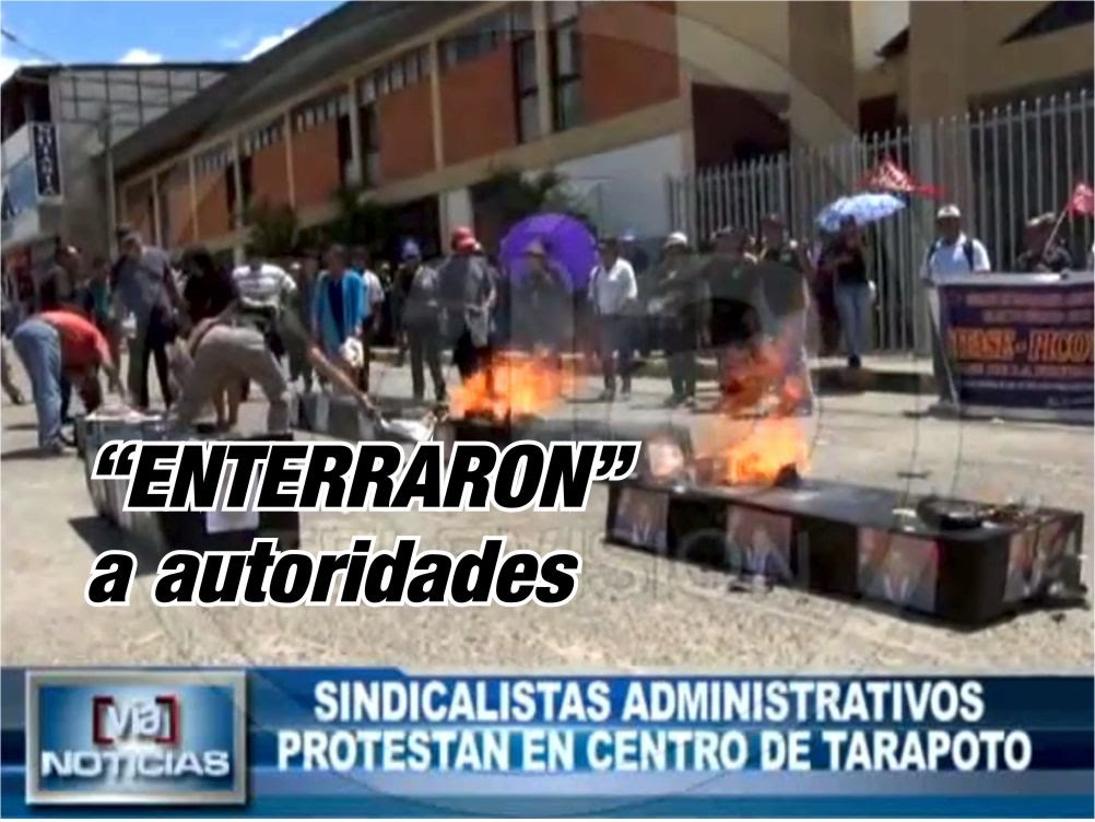 Sindicalistas administrativos protestan en el centro de Tarapoto