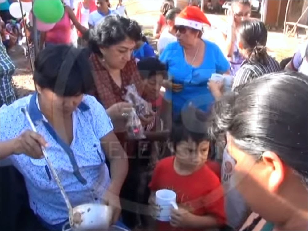 Niños de barrio chino participan en chocolatada Niños de barrio chino participan en chocolatada