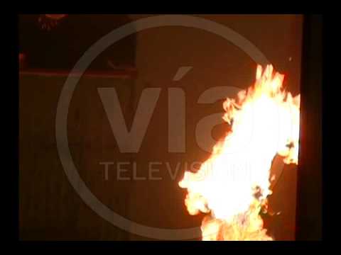 Incendio de balón de gas causa pánico frente a EsSalud Incendio de balón de gas causa pánico frente a EsSalud