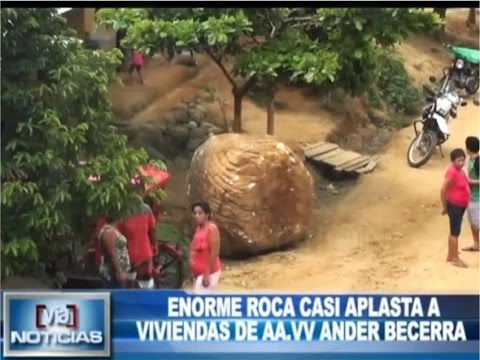 Enorme roca casi aplasta a viviendas de AA.VV Ander Becerra Enorme roca casi aplasta a viviendas de AA.VV Ander Becerra
