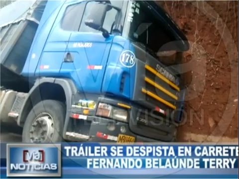 Tráiler se despista en carretera Fernando Belaúnde Terry Tráiler se despista en carretera Fernando Belaúnde Terry