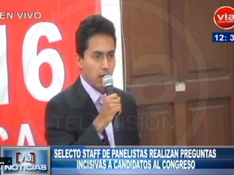 Selecto staff de panelistas realizan preguntas incisivas a candidatos al congreso Selecto staff de panelistas realizan preguntas incisivas a candidatos al congreso
