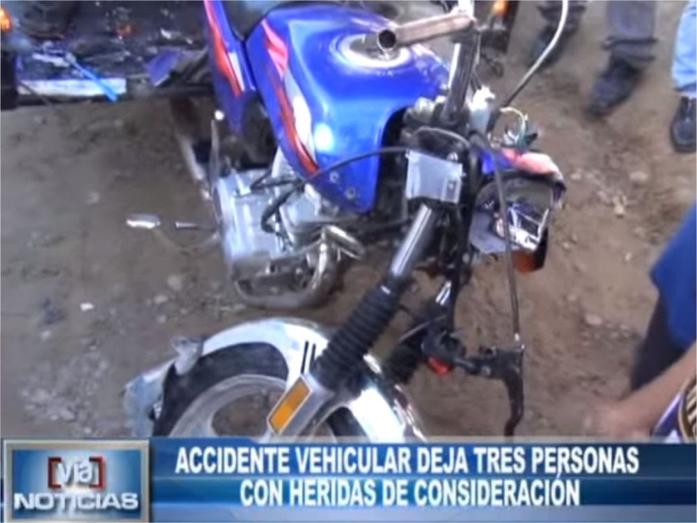 Morales: Accidente vehicular deja tres personas con heridas de consideración Morales: Accidente vehicular deja tres personas con heridas de consideración