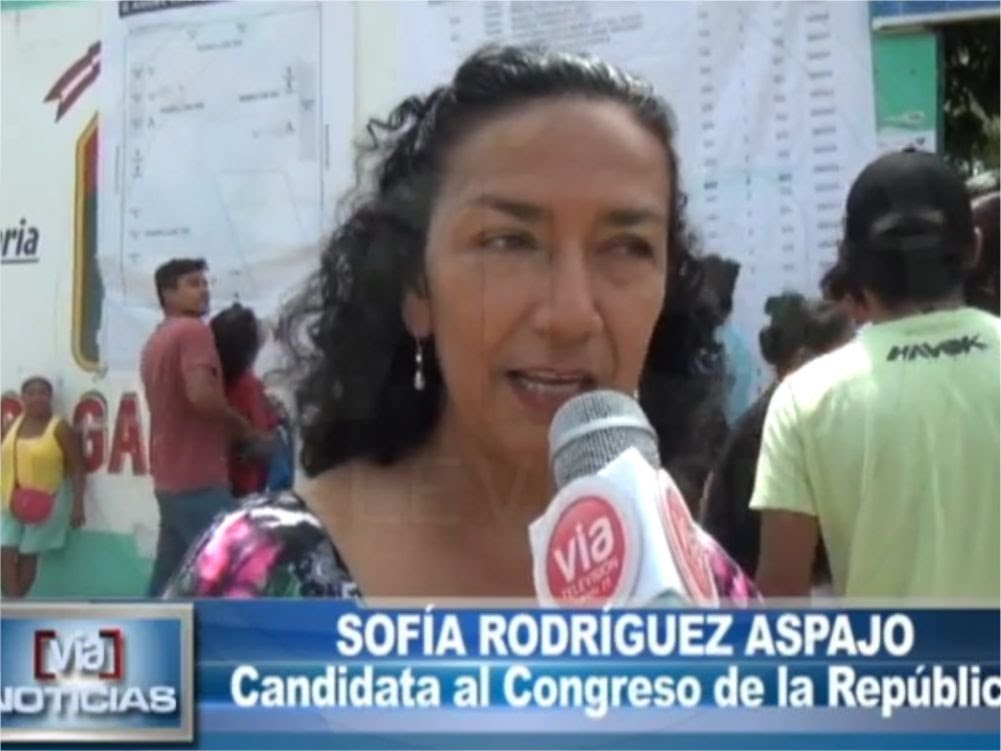 Sofía Rodríguez cumplió deber cívico en colegio Ángel Custodio Sofía Rodríguez cumplió deber cívico en colegio Ángel Custodio