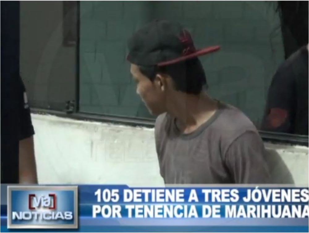 105 detiene a tres jóvenes por tenencia de marihuana