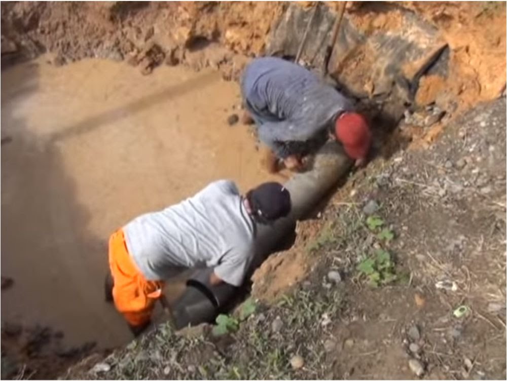 La Banda de Shilcayo: Continúa problema de agua por conexión de tuberías