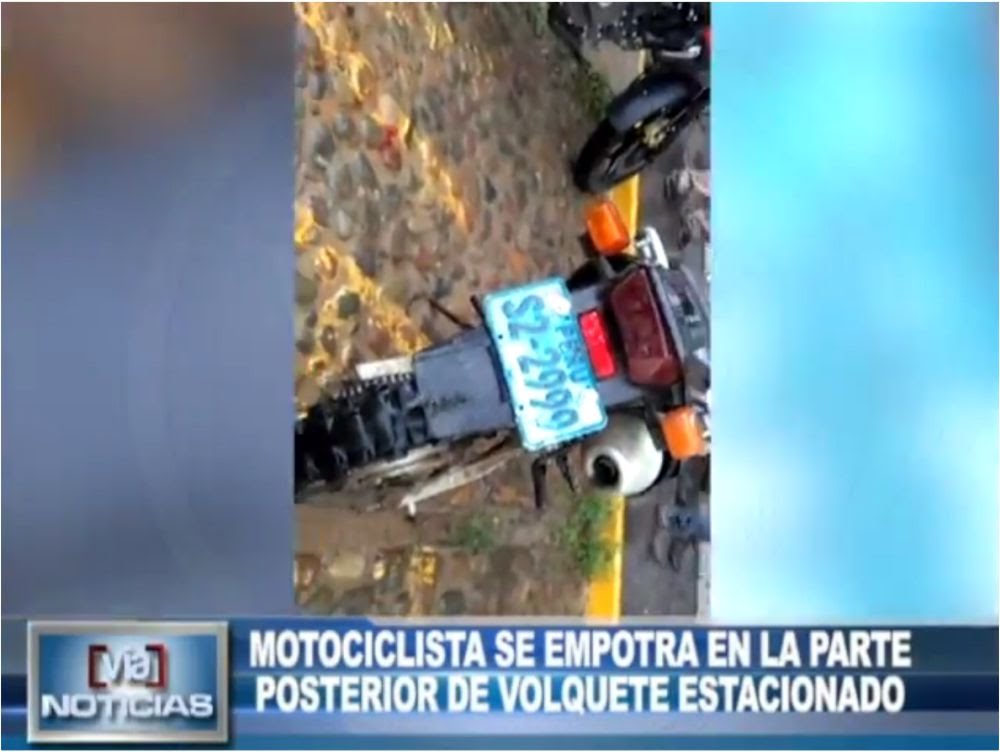 Tarapoto: Motociclista se empotra en la parte posterior de volquete estacionado