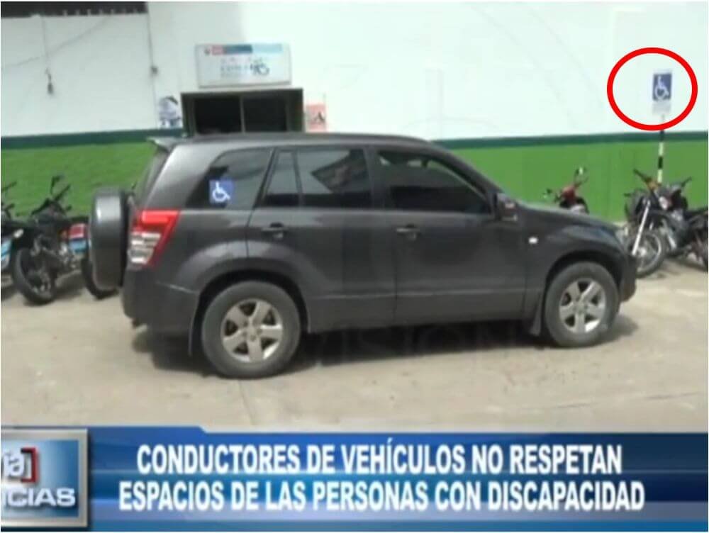 Conductores de vehículos no respetan espacios de las personas con discapacidad Conductores de vehículos no respetan espacios de las personas con discapacidad