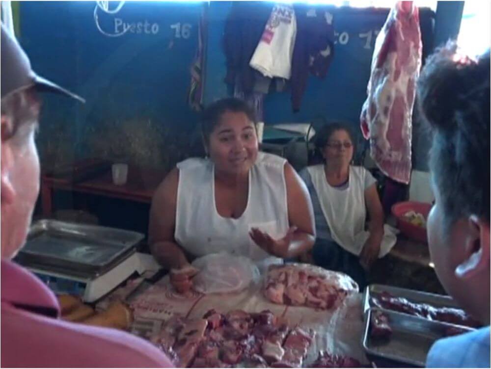 Tarapoto: comerciante y cliente protagonizan escandaloso hecho por billete falso Tarapoto: comerciante y cliente protagonizan escandaloso hecho por billete falso