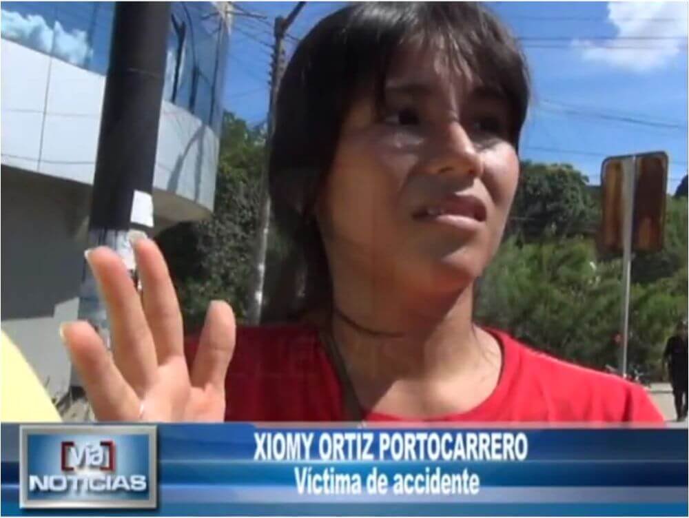 Motociclista que se trasladaba con su hijo sufre aparatosa caída Motociclista que se trasladaba con su hijo sufre aparatosa caída