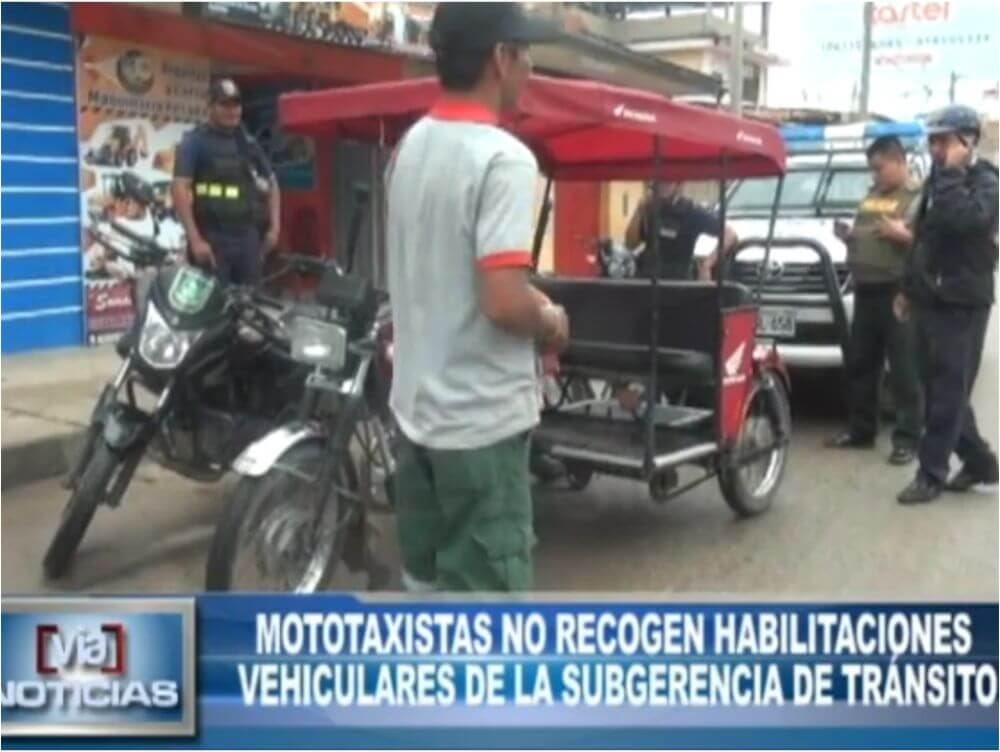 Mototaxistas no recogen habilitaciones vehiculares de la subgerencia de tránsito Mototaxistas no recogen habilitaciones vehiculares de la subgerencia de tránsito