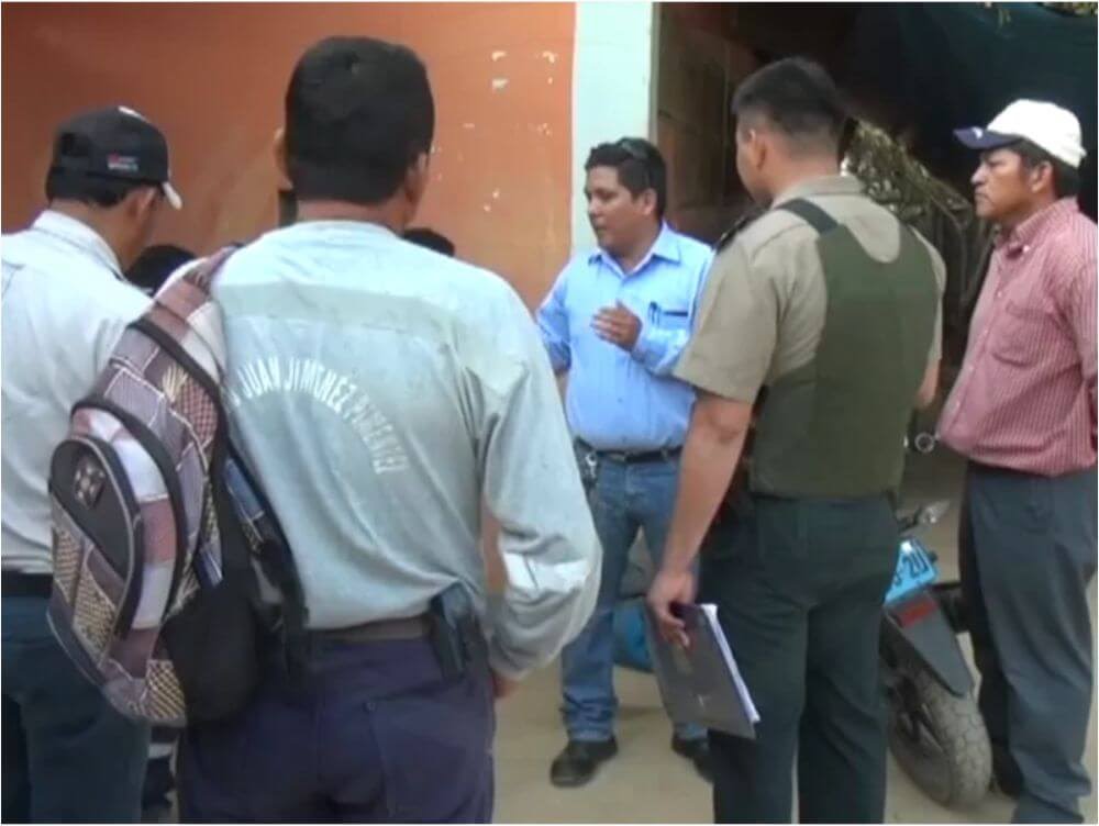 Obreros denuncian haber sido despedidos injustamente de obra en construcción Obreros denuncian haber sido despedidos injustamente de obra en construcción