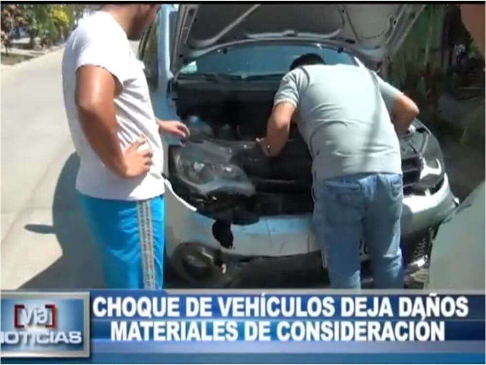Picota: choque de vehículos deja daños materiales de consideración Picota: choque de vehículos deja daños materiales de consideración