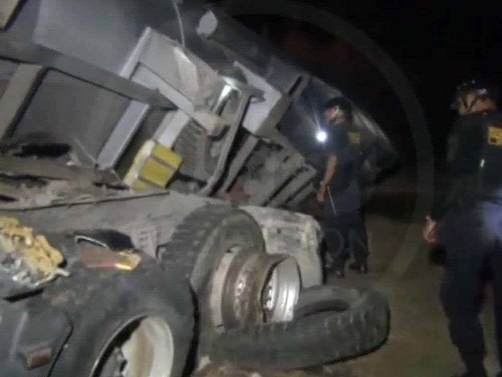 Cisterna se despista en carretera Tarapoto – Yurimaguas Cisterna se despista en carretera Tarapoto – Yurimaguas