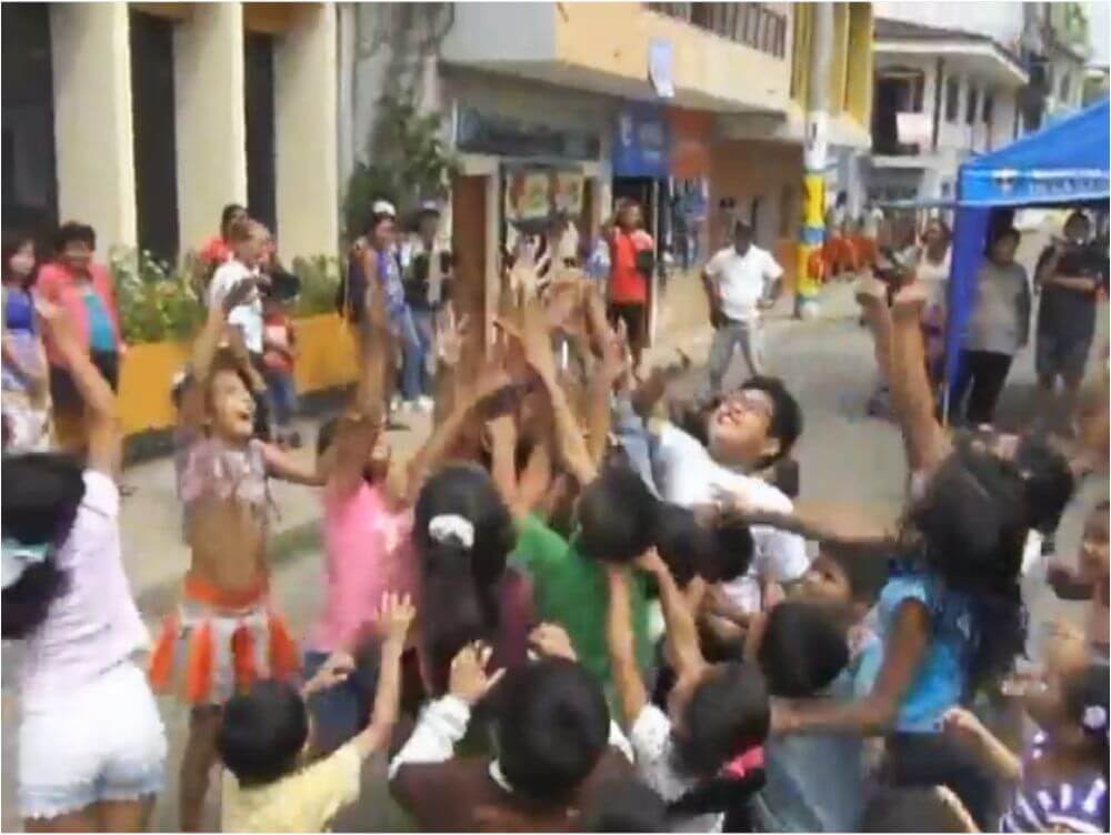 Niños bandinos de inicial participan en el tradicional «Pato Tipina» Niños bandinos de inicial participan en el tradicional «Pato Tipina»