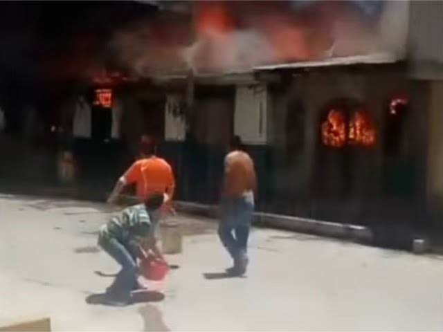 Incendio en Moyobamba deja dos viviendas siniestradas Incendio en Moyobamba deja dos viviendas siniestradas