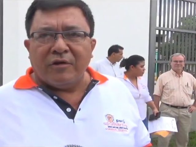 Presidente de EsSalud visita hospital de Tarapoto junto a Gobernador Presidente de EsSalud visita hospital de Tarapoto junto a Gobernador