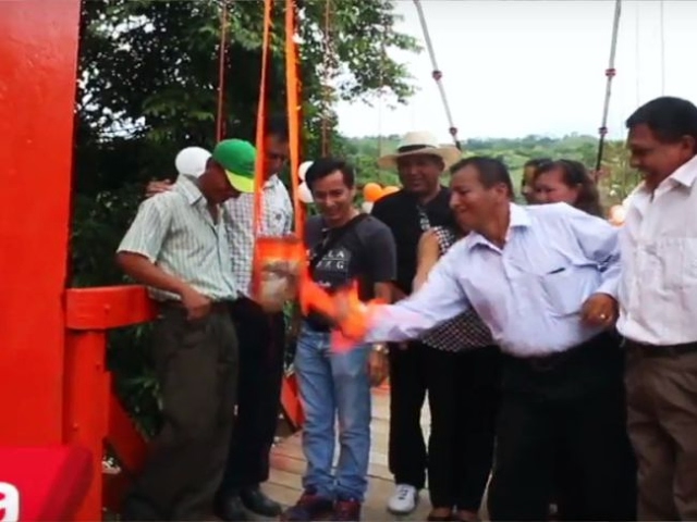 Inauguran puente peatonal en San Antonio de Cumbaza