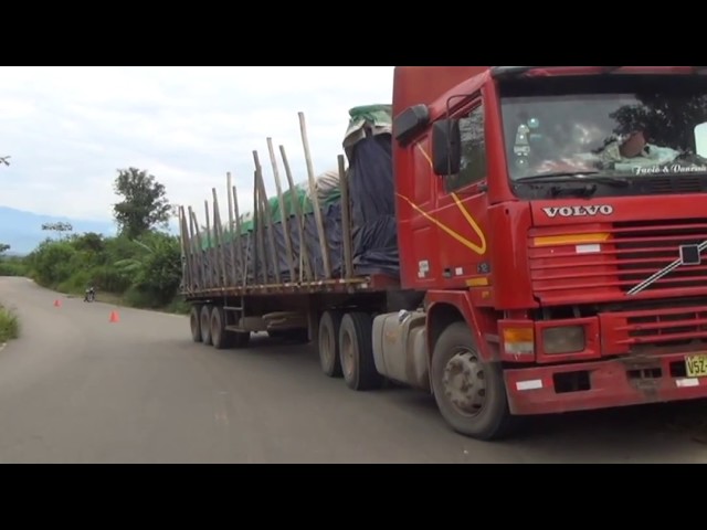 Choque de motocar contra semitrailer deja un muerto en Sisa Choque de motocar contra semitrailer deja un muerto en Sisa