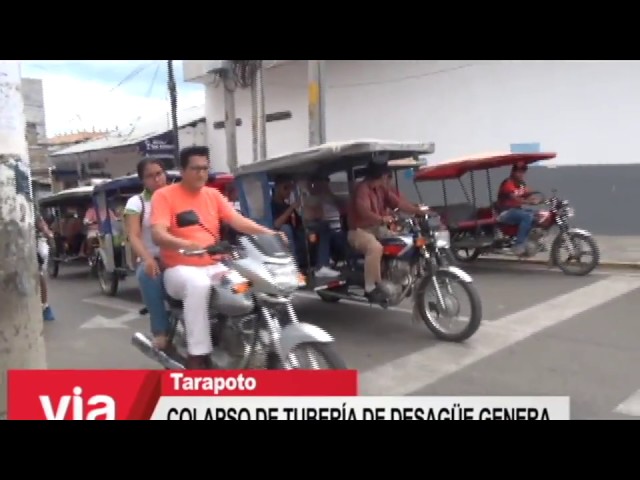 Colapso de tubería de desagüe genera caos vehicular en el centro de Tarapoto Colapso de tubería de desagüe genera caos vehicular en el centro de Tarapoto