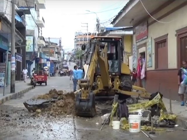 Buzón de desagüe colapsa en pleno centro de Tarapoto Buzón de desagüe colapsa en pleno centro de Tarapoto