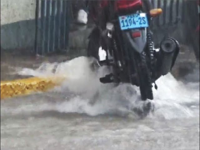 Torrencial lluvia se registra en Tarapoto en época que no es habitual Torrencial lluvia se registra en Tarapoto en época que no es habitual