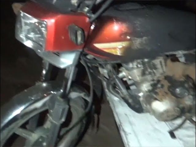 Barristas de alianza lima queman vehículo de mototaxista Barristas de alianza lima queman vehículo de mototaxista