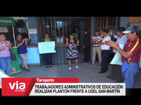 Trabajadores administrativos de educación realizan plantón frente a UGEL San Martín