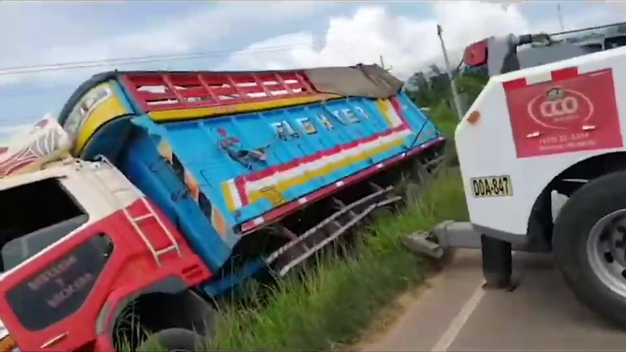 Despiste de camión en la carretera Fernando Belaunde Terry deja una persona herida