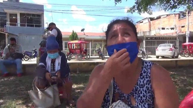 Familiares de pacientes covid solicitan apoyo con carpas para pernoctar Familiares de pacientes covid solicitan apoyo con carpas para pernoctar