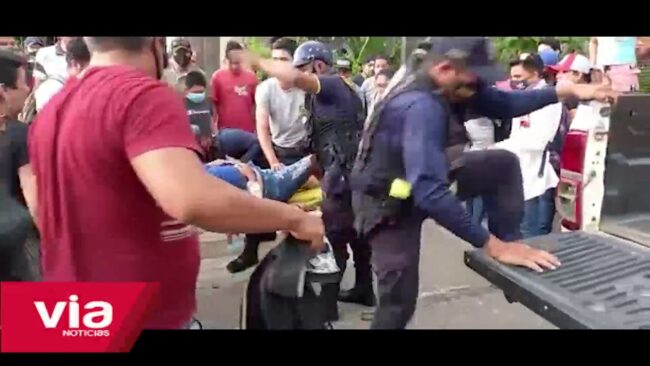 Choque de motocicletas en Nueve de Abril deja dos personas heridas