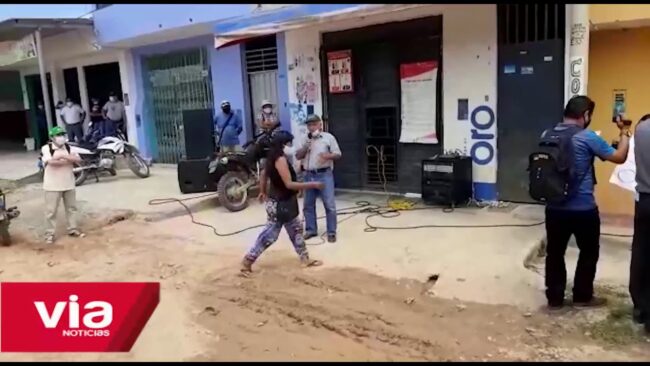 Población moyobambina protesta exigiendo el retiro de la OTASS Población moyobambina protesta exigiendo el retiro de la OTASS