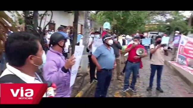 Trabajadores de Salud de la provincia El Dorado protestan en Tarapoto